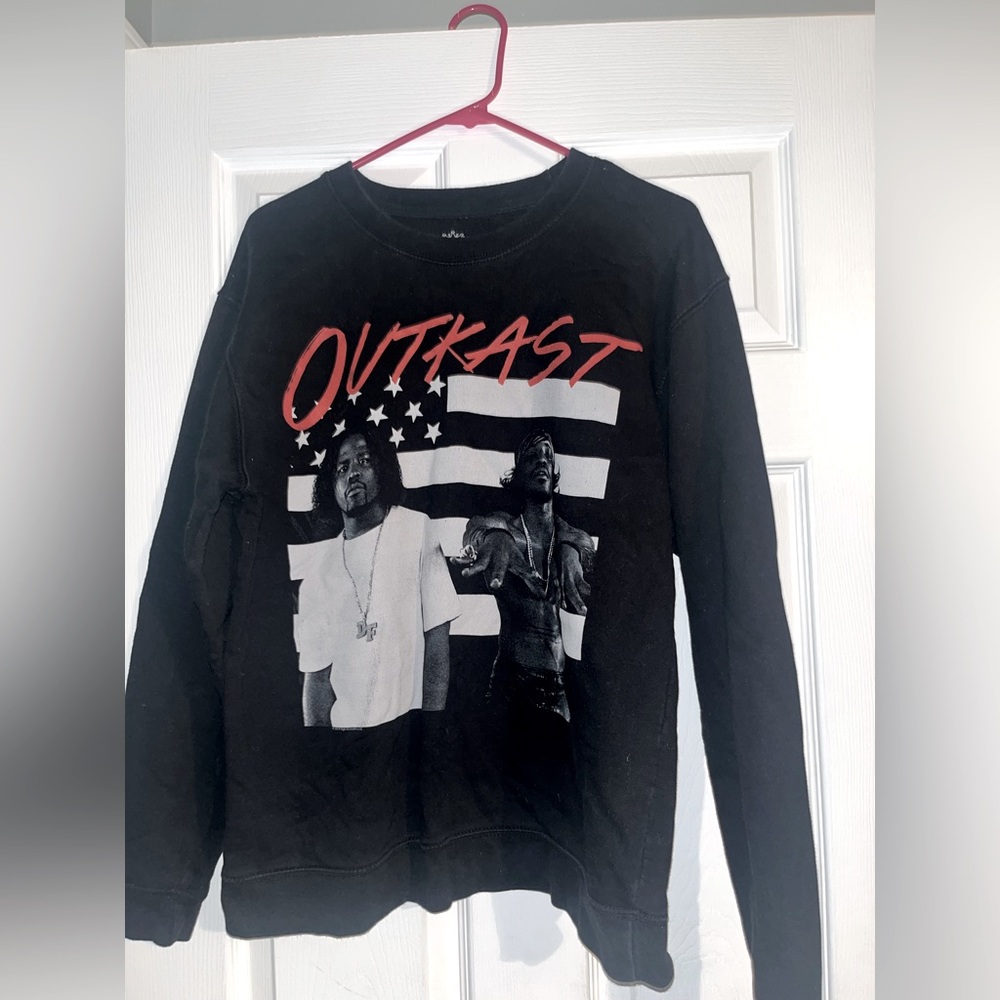 OutKast black crewneck medium